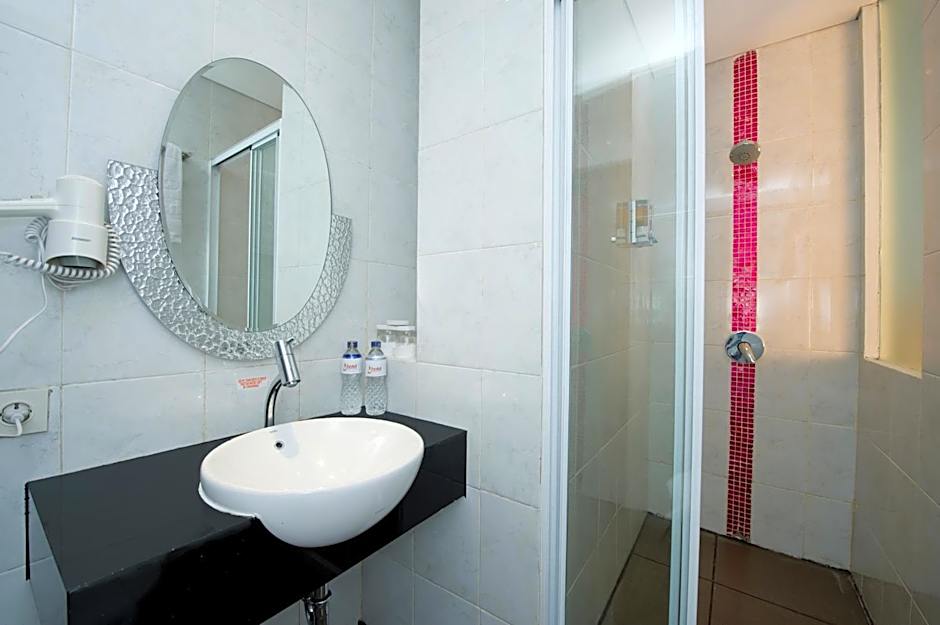 J Hotel - Bandara Soekarno Hatta