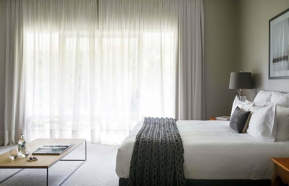 Lancemore Lindenderry Red Hill