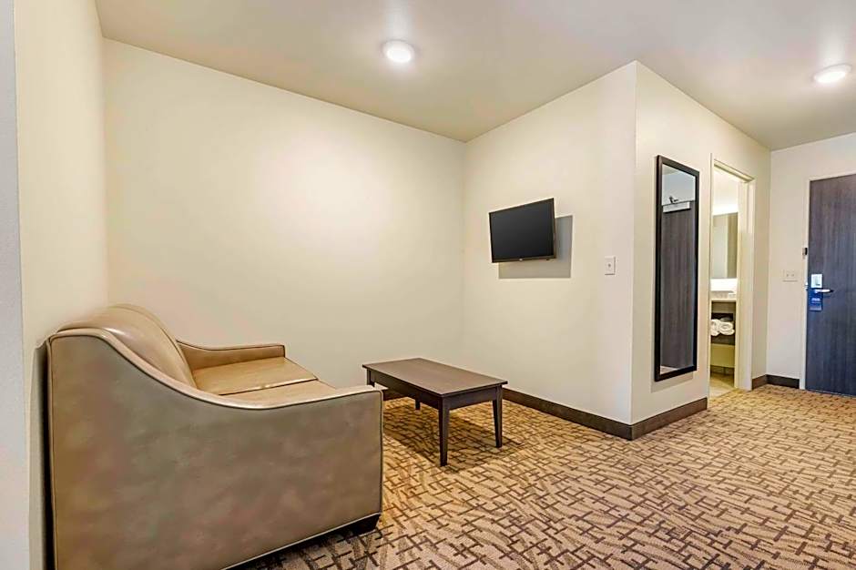 Comfort Inn & Suites