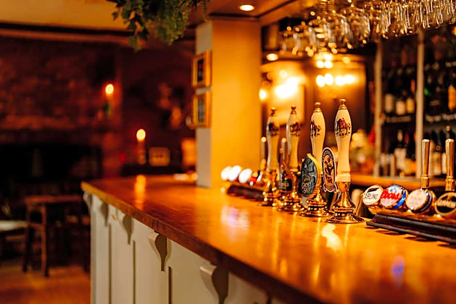 Wheatacre White Lion