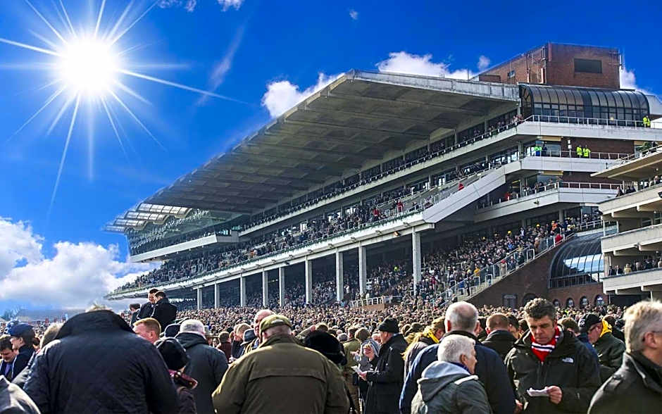 Holiday Inn Express Cheltenham Town Centre By IHG