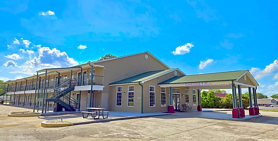 Garden Inn and Suites near Callaway Gardens Pine Mountain