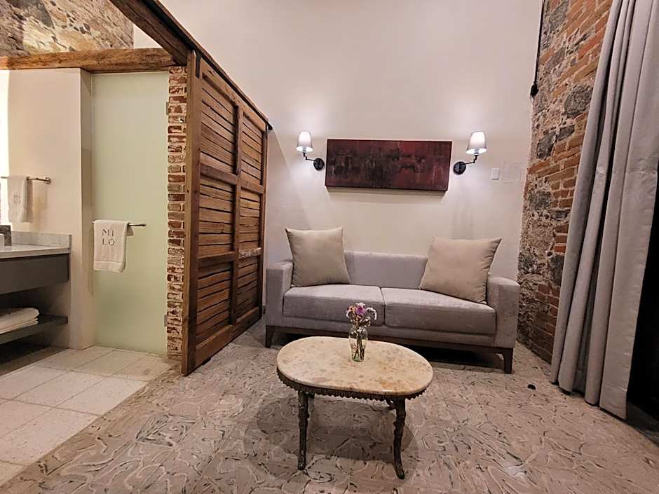 Milo Collection Hotel