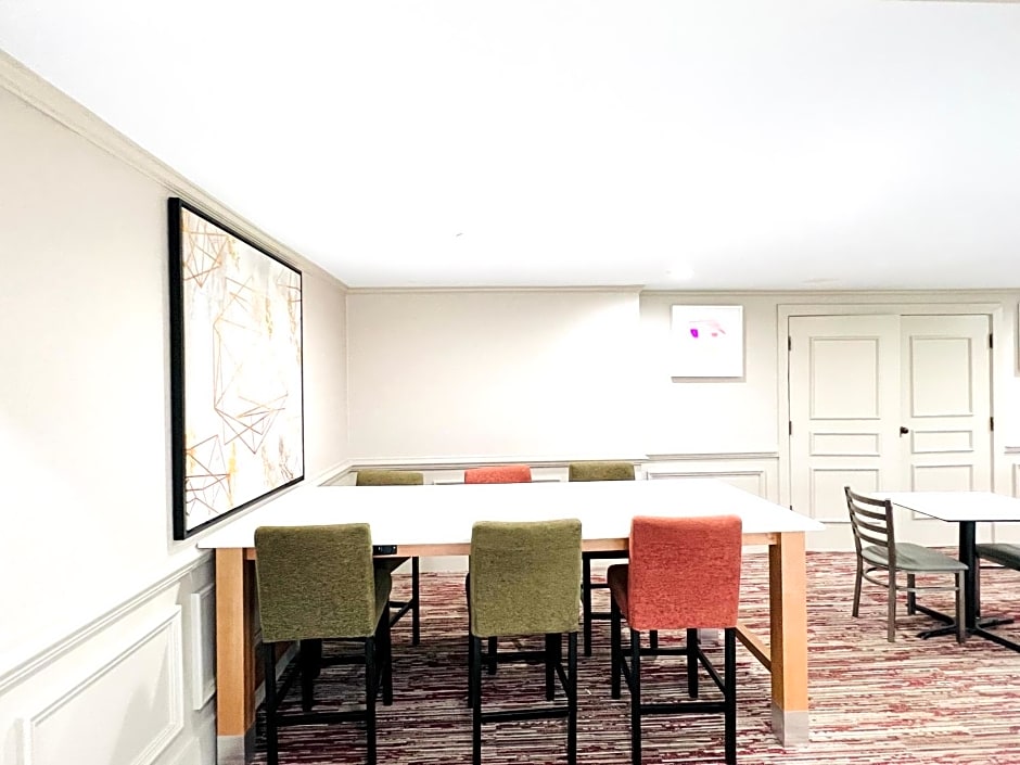 Quality Inn & Suites Conference Center Mcdonough