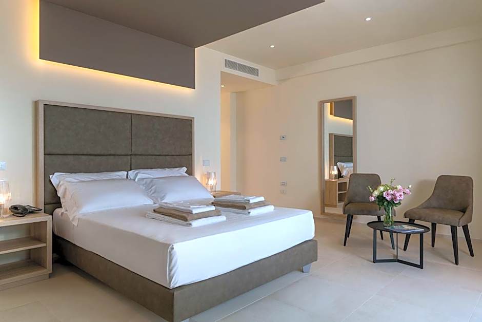 Palace Lido Hotel & Suites