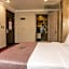 Elite World Nest Van