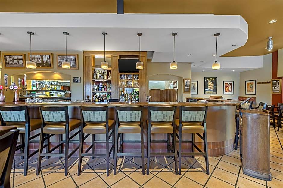 Best Western Plus Stoneridge Inn And Conference Centre