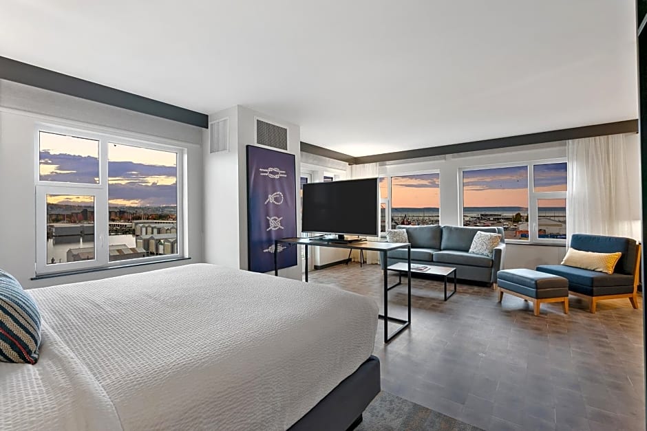 Hotel Indigo Seattle Everett Waterfront Place, an IHG Hotel