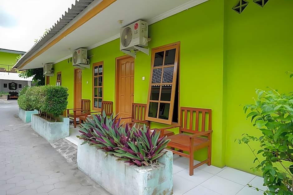 RedDoorz @ Jalan Parangtritis