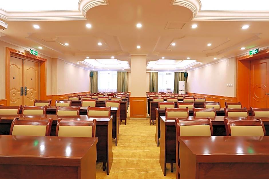 Vienna Hotel Tianjin West Station Changhong Park Metro Station