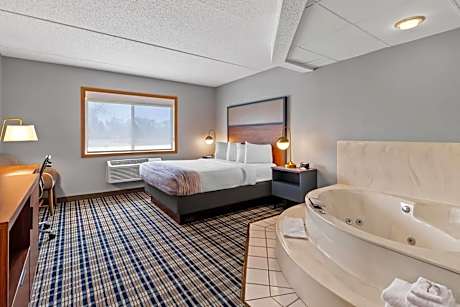 1 Queen Bed, Deluxe, Studio Suite, Non-Smoking