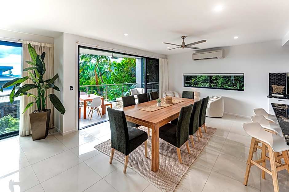 Pinnacle Apartments on Hamilton Island by HIHA