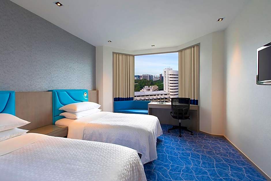 Photo 1 of 4 of Deluxe 2 Twin Beds, City View