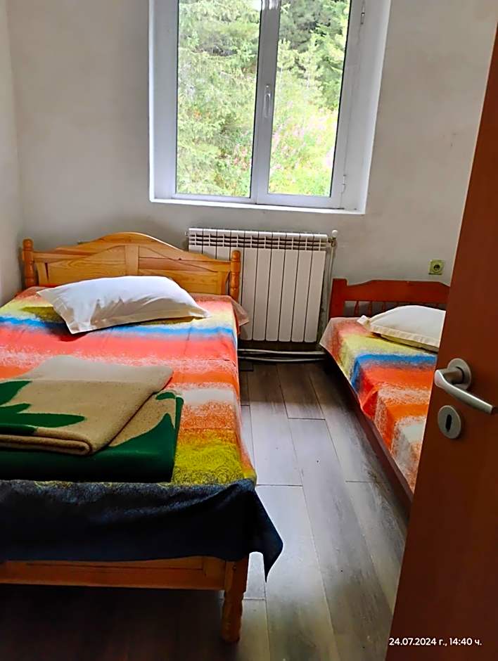 хижа "Скакавица"