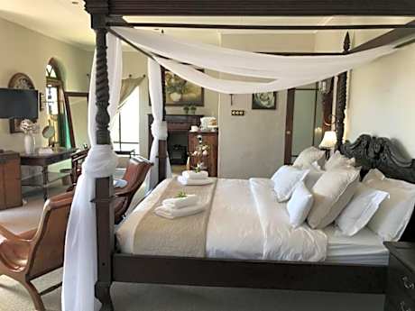 Deluxe Double Room with Balcony and Sea View