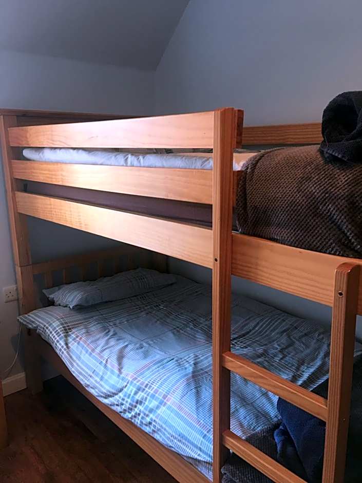 1 Lochness Rooms&Hostel