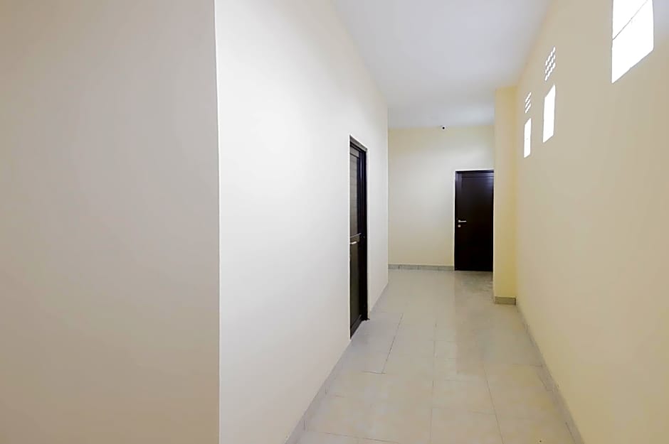 OYO 779 Mn One Residence Syariah Near ITC Cempaka Mas Near Kalbe Farma