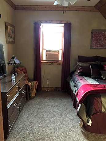 Queen Room with Shared Bathroom