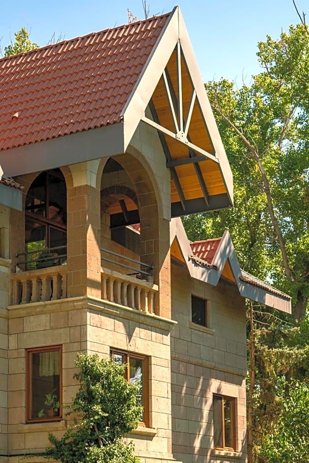 SUNOLUS VINEYARDHOUSe