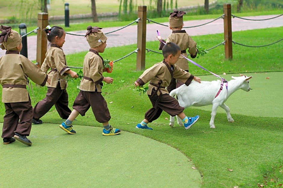 The Yuluxe Sheshan, Shanghai, A Tribute Portfolio Hotel (Formerly Le Meridien She Shan Shanghai)
