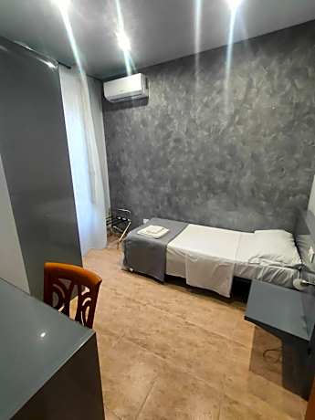 Standard Single Room with Shared Bathroom