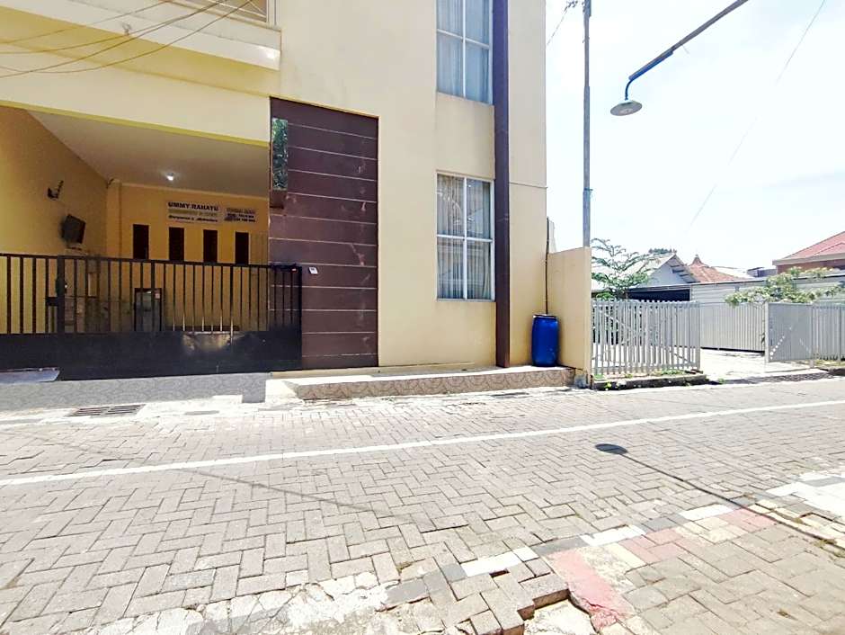 RedDoorz Near Exit Toll Banyumanik Semarang