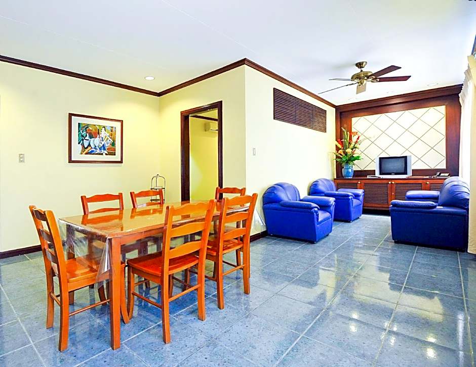 Dumaguete Royal Suite Inn