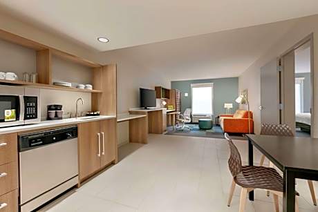 Queen Suite with Two Queen Beds - Hearing Access/Non-Smoking