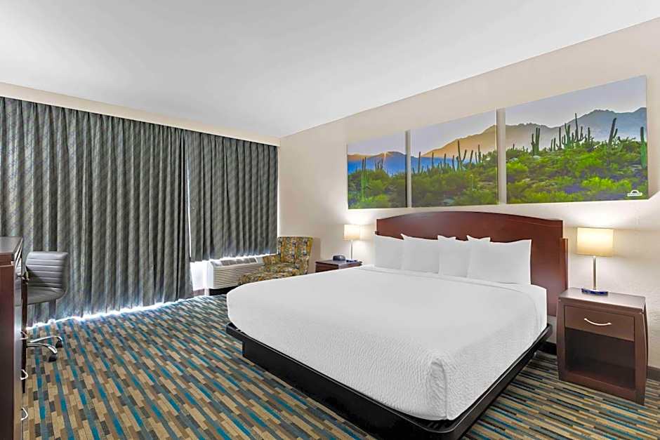 Days Inn & Suites by Wyndham Mesa Near Phoenix