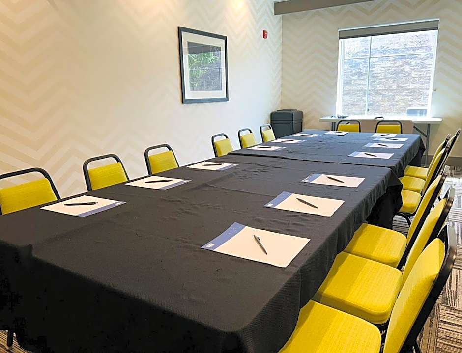 Holiday Inn Express & Suites Shippensburg