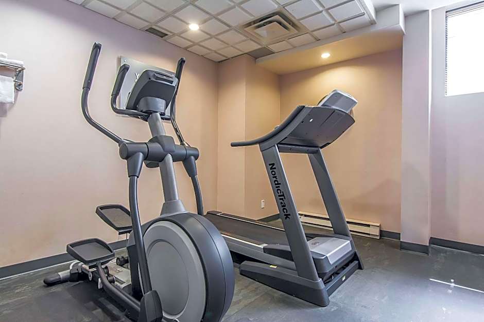 Comfort Suites Downtown