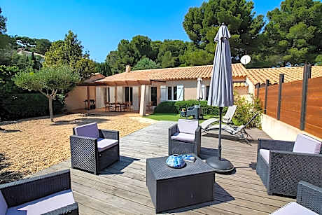 La Grande Auguière, villa familiale et spacieuse au cœur du vignoble et à 300m de la mer