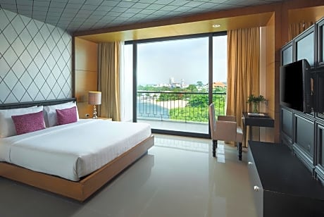 Two-Bedroom Way Suite Sea View