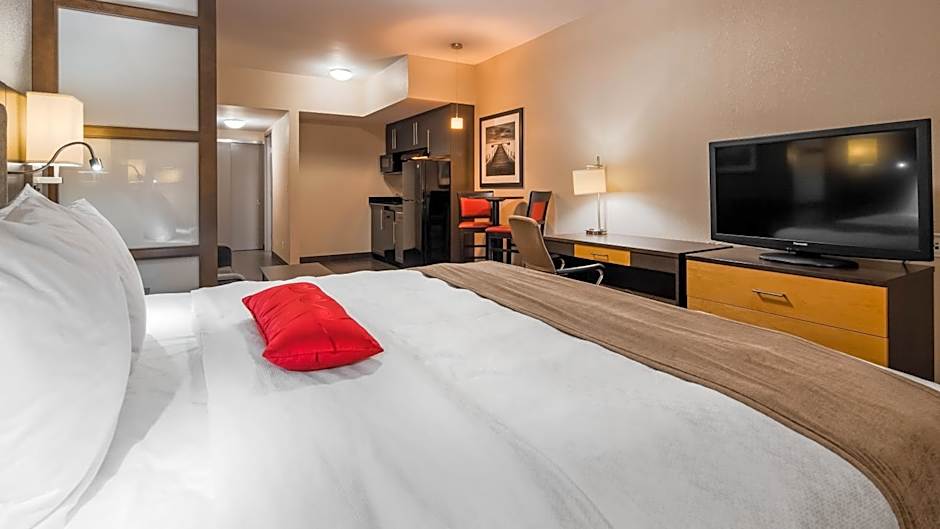 Best Western Plus Eastgate Inn & Suites
