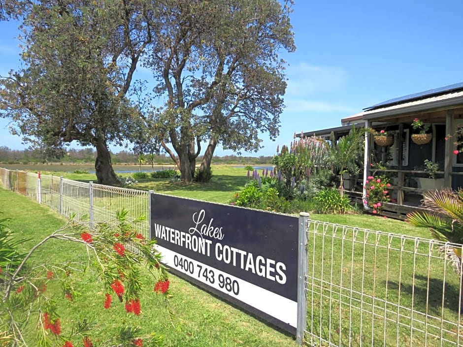 Lakes Entrance Waterfront Cottages with King Beds