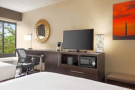2 Queen Beds Standard Comm Accessible