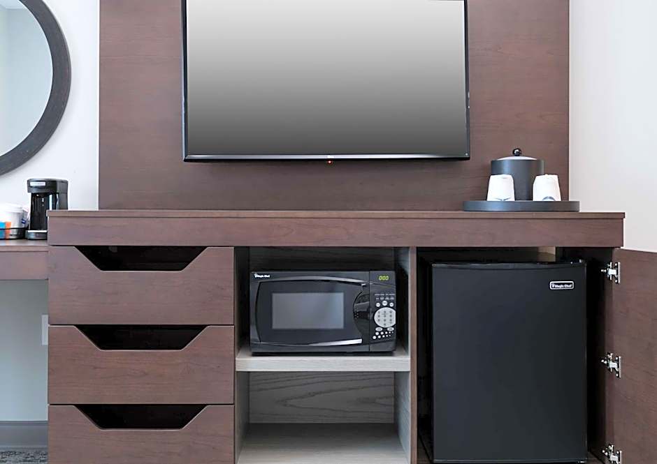 Hampton Inn & Suites Cape Canaveral Cruise Port