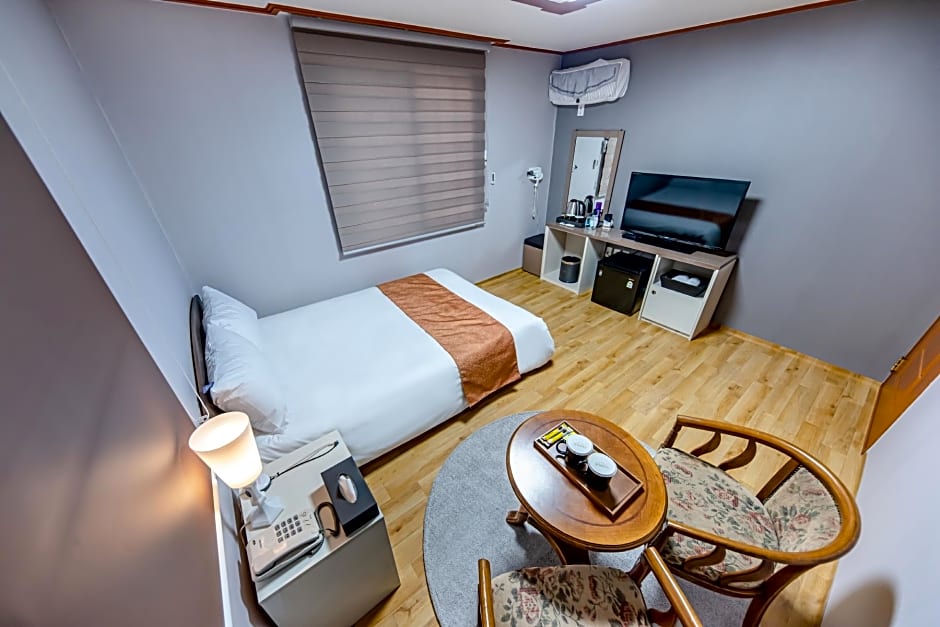 Charlie Hotel