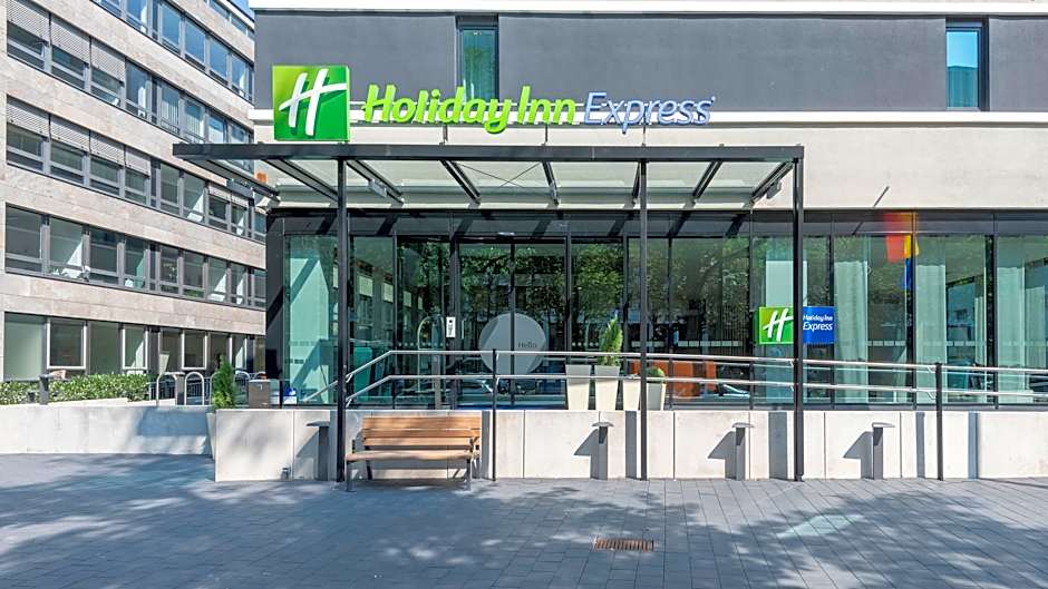 Premier Inn Frankfurt Westend Hotel