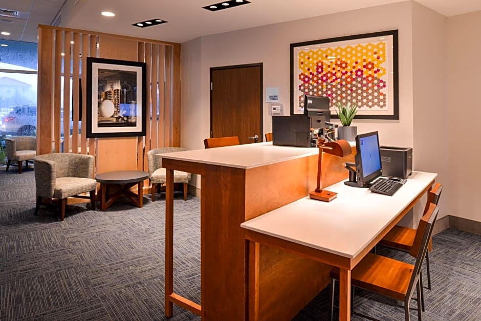 Holiday Inn Express & Suites St. Petersburg - Seminole Area By IHG