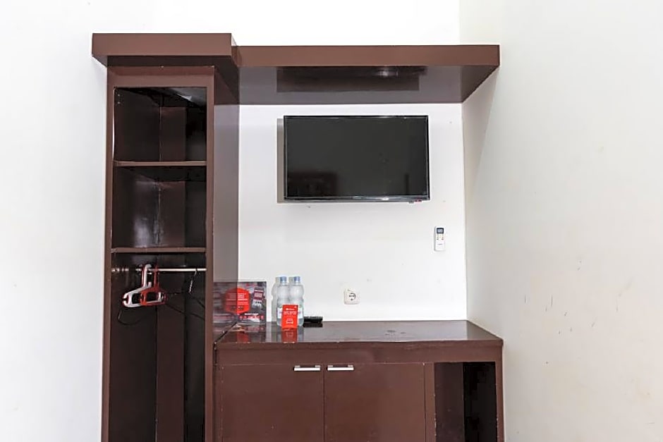 Wisma Makassar by RedDoorz – Makassar, CA