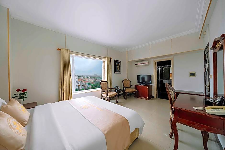 Classic Hoang Long Hotel