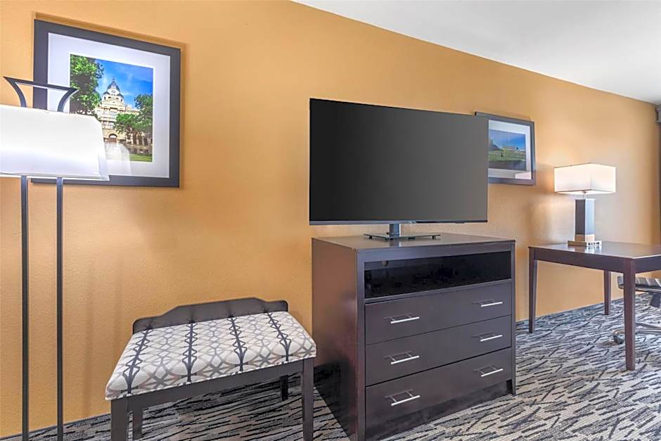 Best Western Plus Denton Inn & Suites