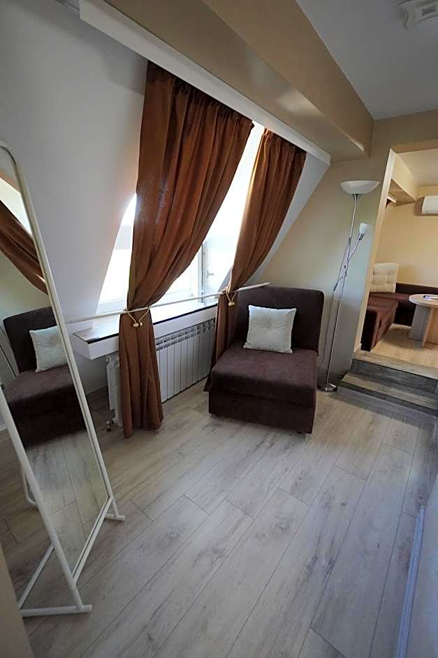 Jeweller Hotel