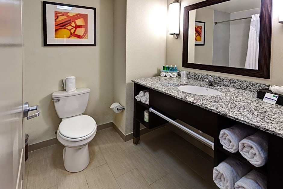 Holiday Inn Express Northwest Maize, an IHG Hotel