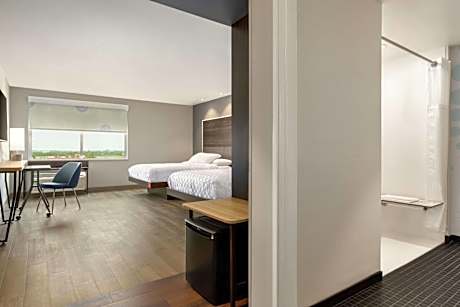 2 Queen Mobility Accessible W/Roll In Shower