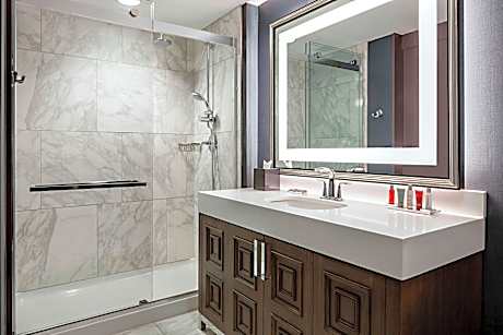 Executive Suite, Junior Suite, 1 King, Sofa bed