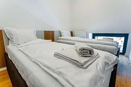 Three-Bedroom Apartment with Mountain View