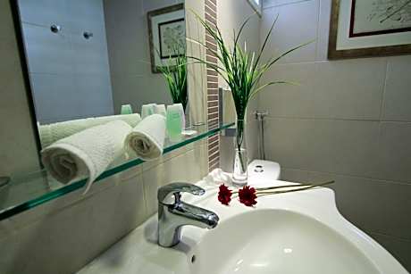 Standard Double Room (2 Adults + 1 Child)