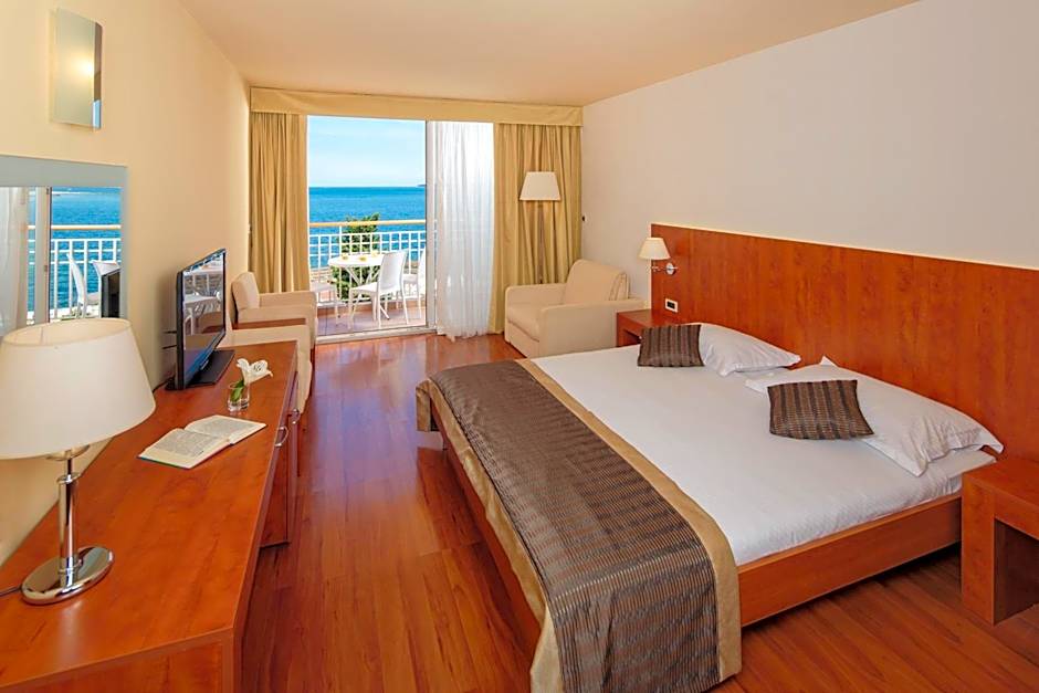 Foto 1 dari 5 — Premium 1 Extra Bed, Seaside, Balcony